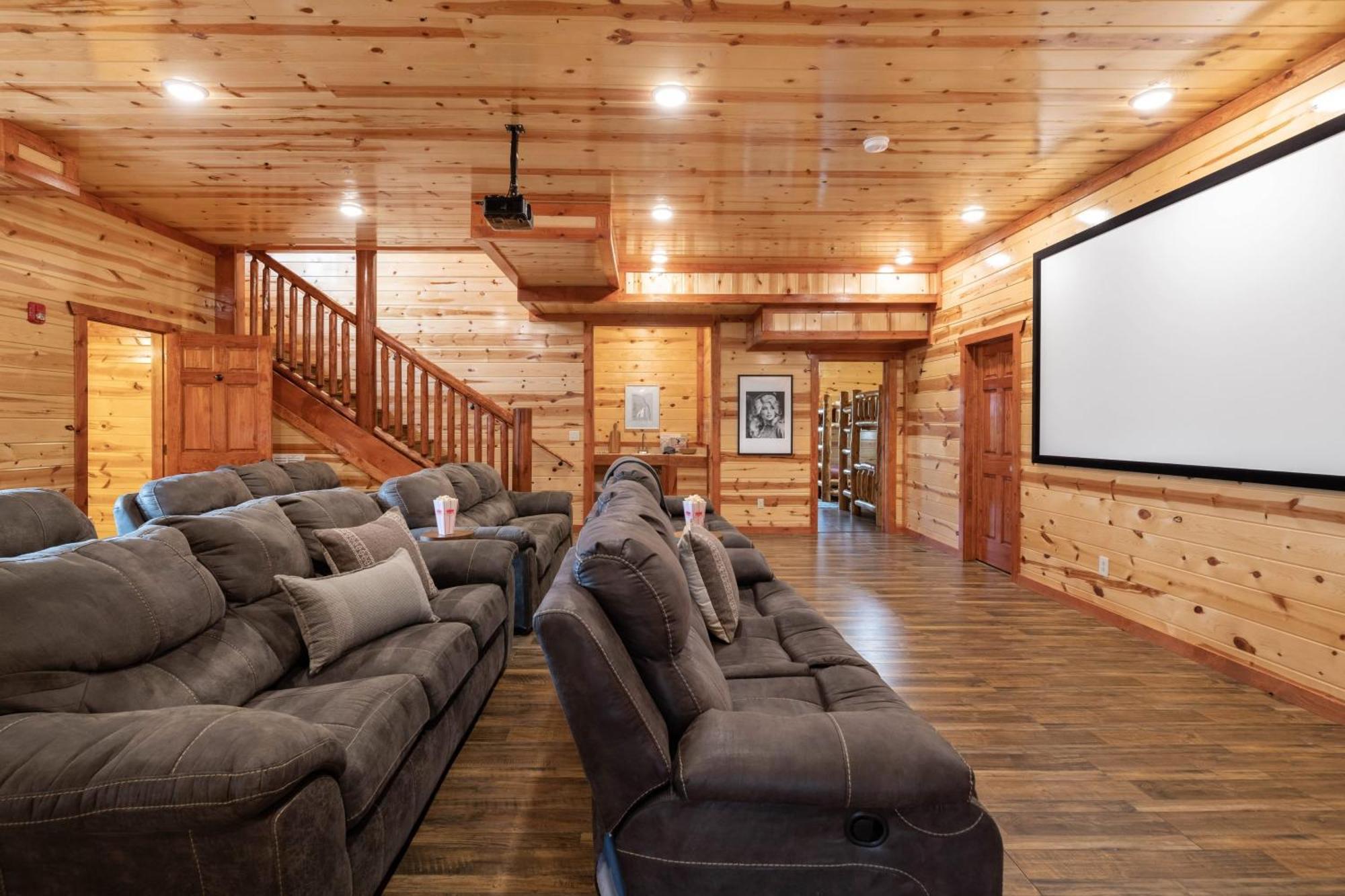 Sugarland By Avantstay Sleeps 28 Home Theatre Two Hot Tubs Indoor Pool Incredible Views Pigeon Forge Eksteriør bilde